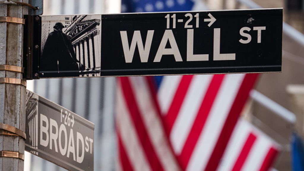 Booming ETF yang aktif diperkirakan akan berlanjut pada tahun 2025. Apa artinya bagi Wall Street