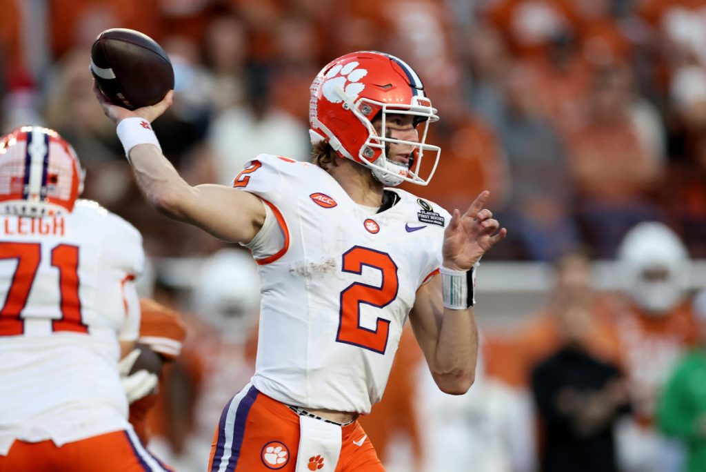 Clemson QB Cade Klubnik akan kembali pada tahun 2025