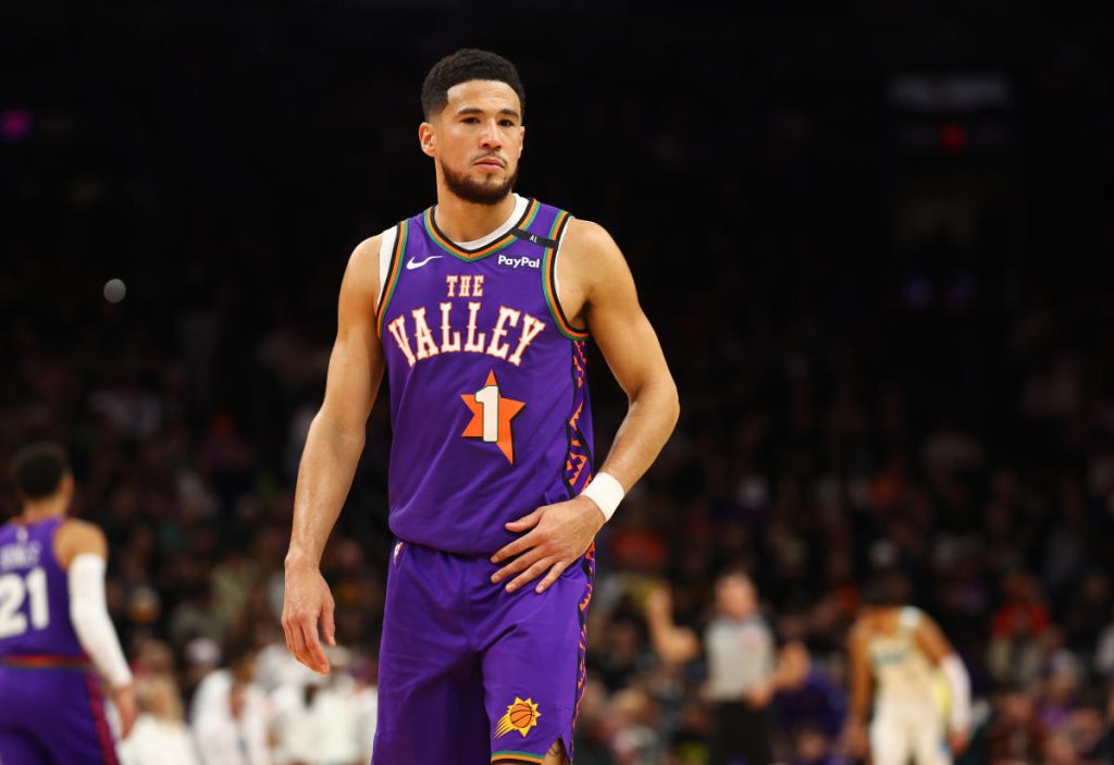 Devin Booker keluar, All-Stars lainnya dipertanyakan untuk daftar hari Natal NBA