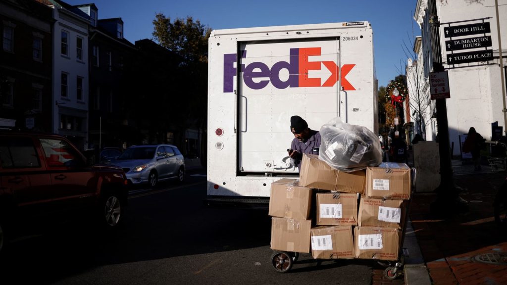 FedEx to spin off its freight trucking business