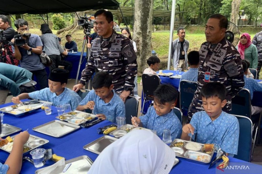 Indonesian Navy plans 96 kitchens for free meals program