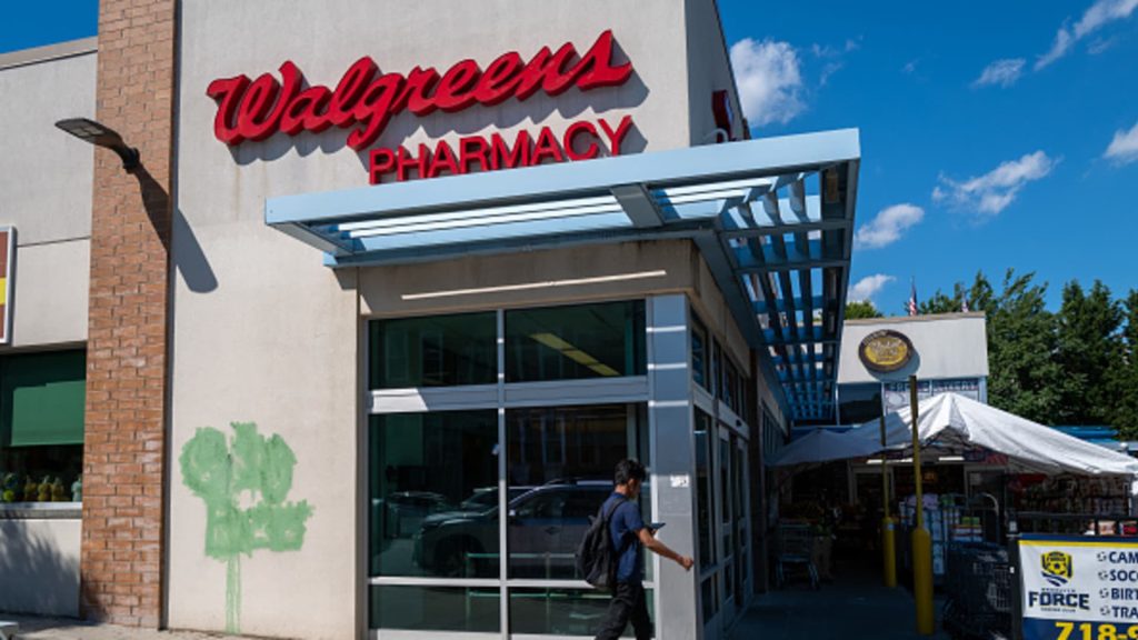 Walgreens menangguhkan dividen triwulanan di tengah upaya turnaround