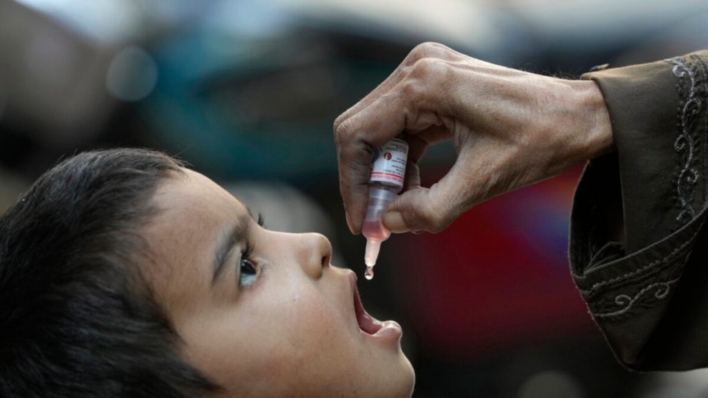 Kampanye vaksin polio untuk ribuan anak di Gaza ketika virus mengancam krisis kemanusiaan yang sudah mengerikan