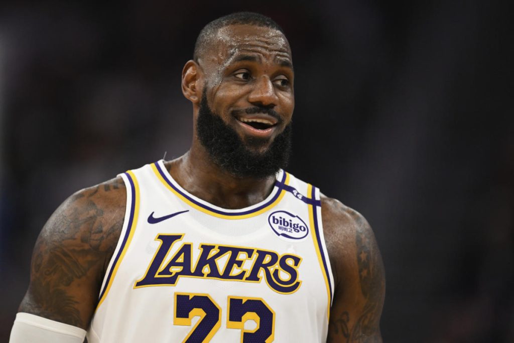 LeBron James mengkritik NFL karena menjadwalkan perang wilayah: ‘Natal adalah hari kita’