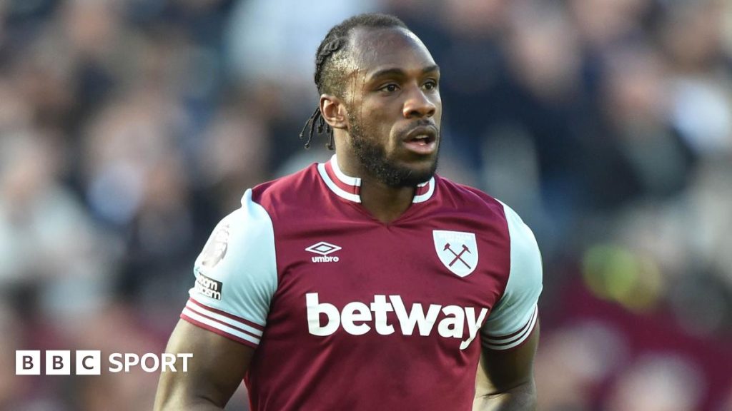 Michail Antonio: Striker West Ham keluar dari rumah sakit tiga minggu setelah patah kaki akibat kecelakaan mobil