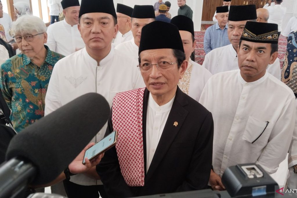 Minister urges people to broaden function of mosques