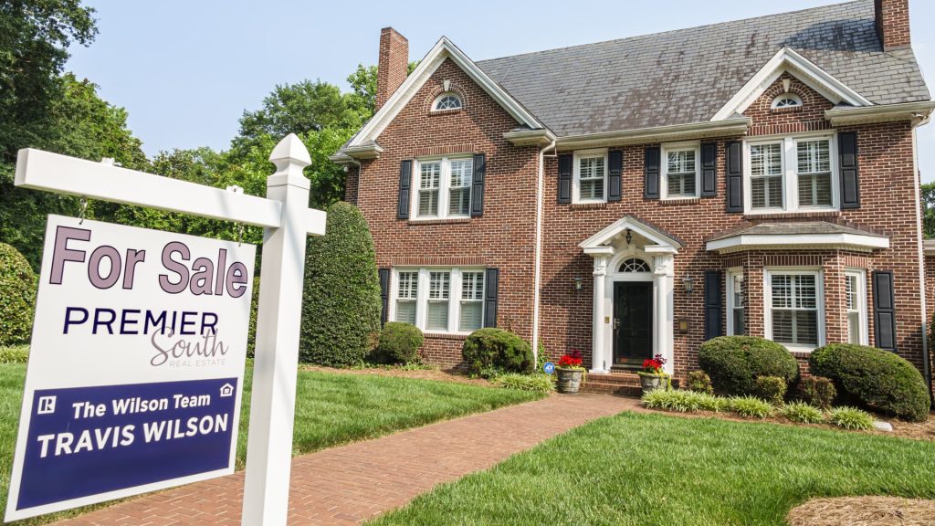 Mortgage demand drops for the first time in 5 weeks, after interest rates rise