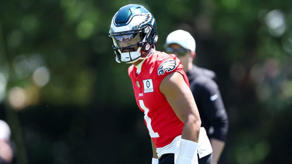 Pembaruan cedera Eagles: Kabar terbaru tentang Jalen Hurts, Kenny Pickett dari latihan hari Kamis