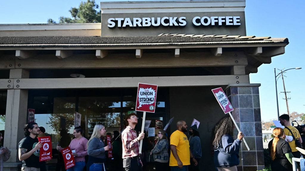 Pemogokan barista Starbucks meluas ke lebih dari 300 toko di 45 negara bagian