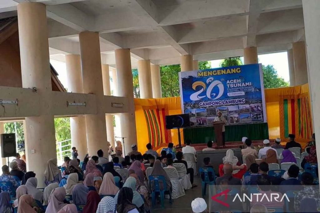 Ratusan korban tsunami Aceh bersatu dalam doa