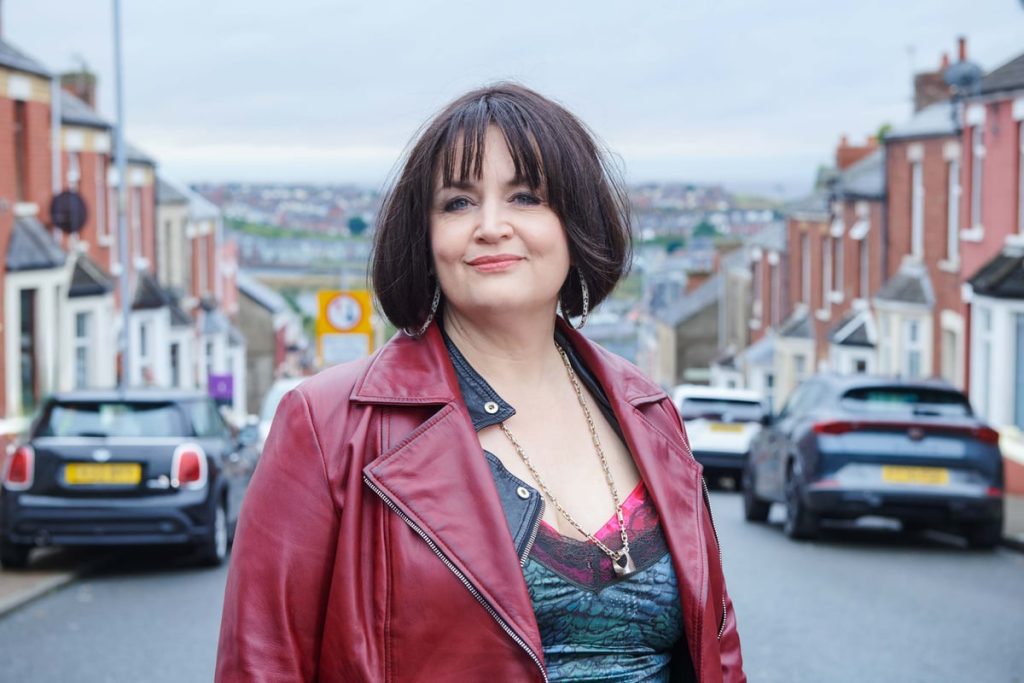 Ruth Jones mengulangi peran ikonik Nessa untuk Shipping Forecast beberapa hari setelah final Gavin & Stacey