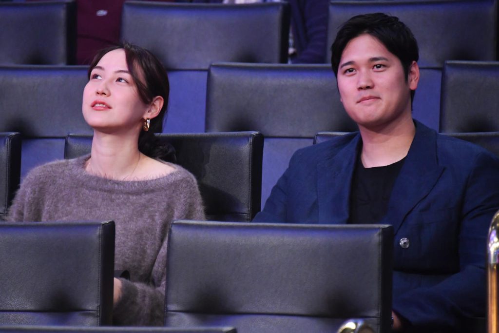 Shohei Ohtani dan istrinya Mamiko Tanaka mengumumkan bahwa mereka sedang mengandung anak pertama