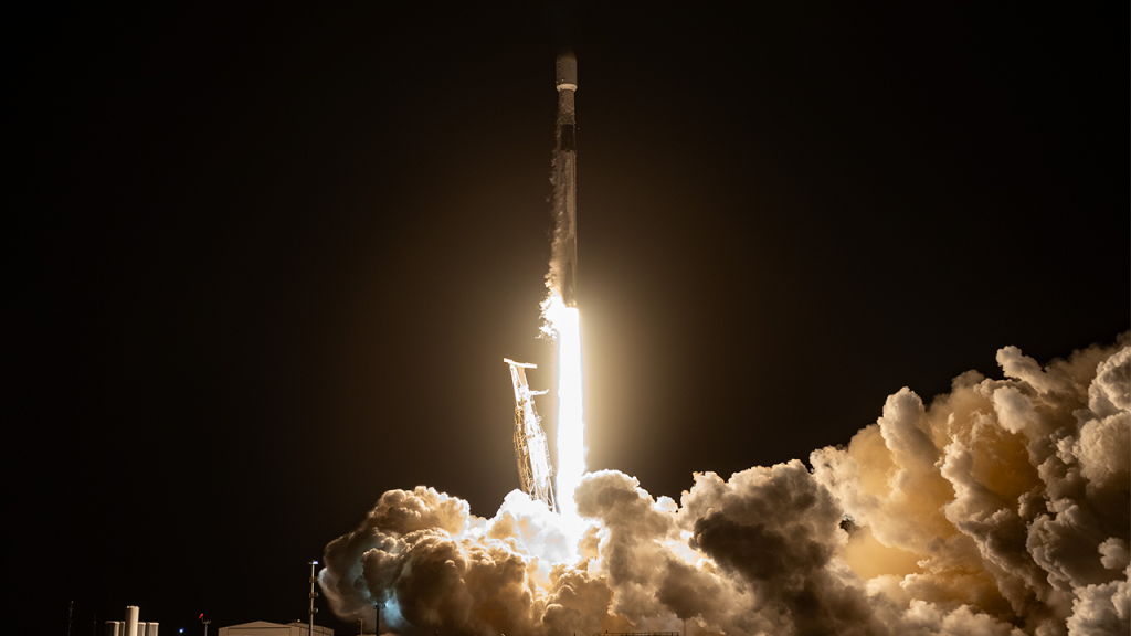 SpaceX meluncurkan 30 satelit dalam misi rideshare kemiringan menengah kedua