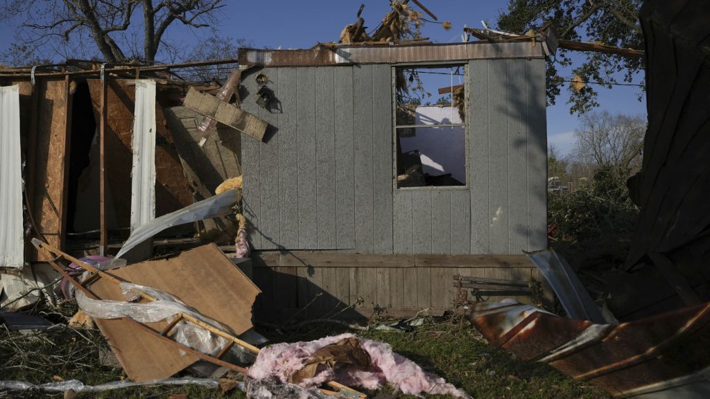 4 orang tewas dalam sistem badai yang menimbulkan tornado di seluruh AS bagian selatan