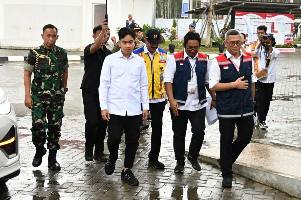 Wakil Presiden RI Gibran meninjau ruas tol baru di Sumatera Utara