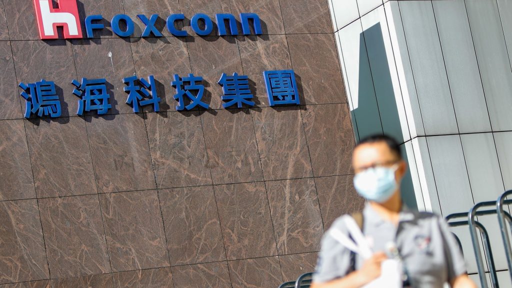 Foxconn melampaui perkiraan dengan rekor pendapatan kuartal keempat berdasarkan permintaan AI