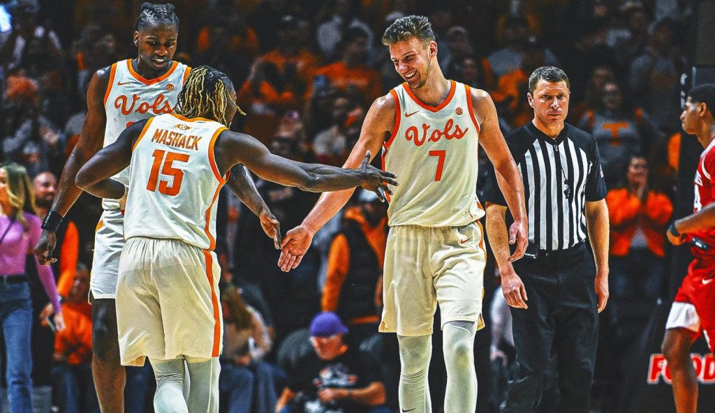 AP Top 25: Tennessee yang tak terkalahkan memperkuat posisi No. 1 dalam jajak pendapat pria