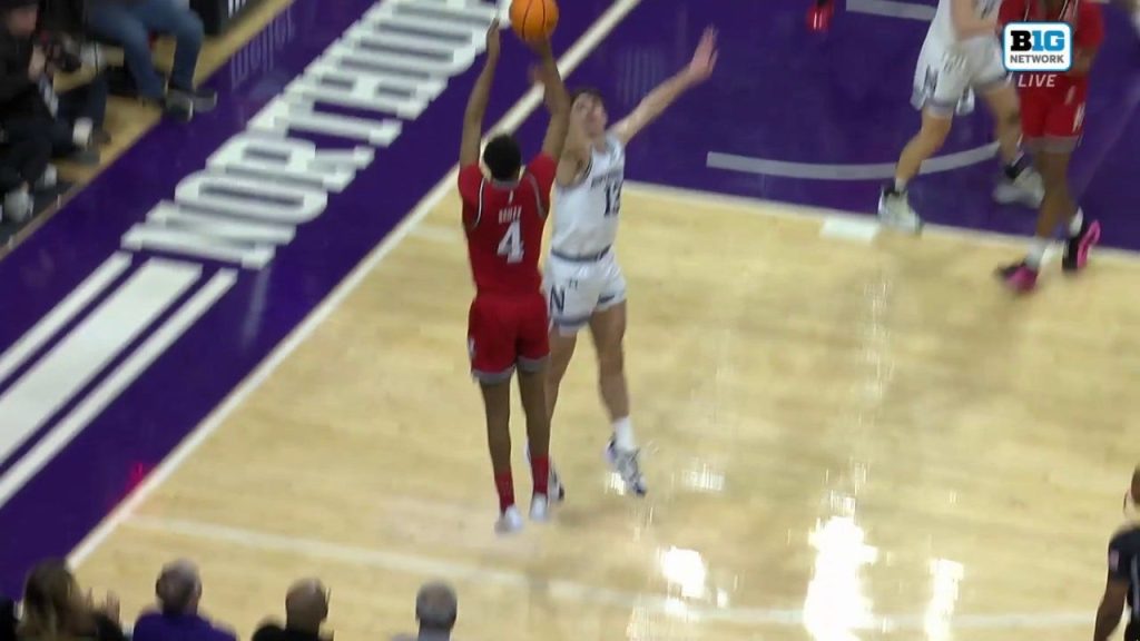 Ace Bailey Sinks Corner 3-pointer saat Rutgers memimpin 43-35 di Northwestern di babak pertama