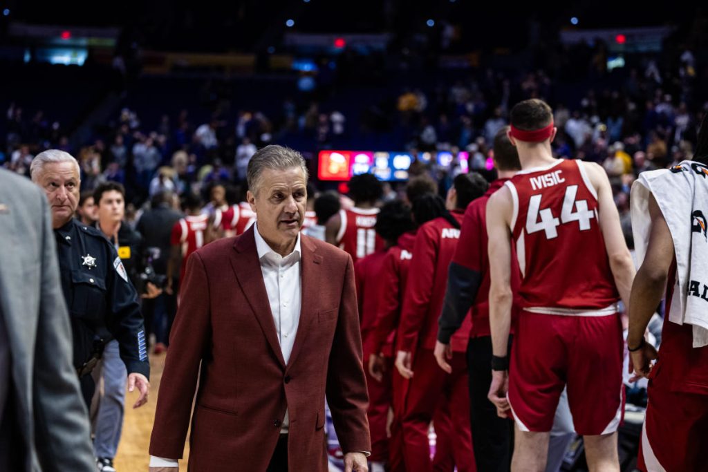 Alamat baru, masalah yang sama: Mengapa awal buruk John Calipari di Arkansas mencerminkan kejatuhannya di Kentucky