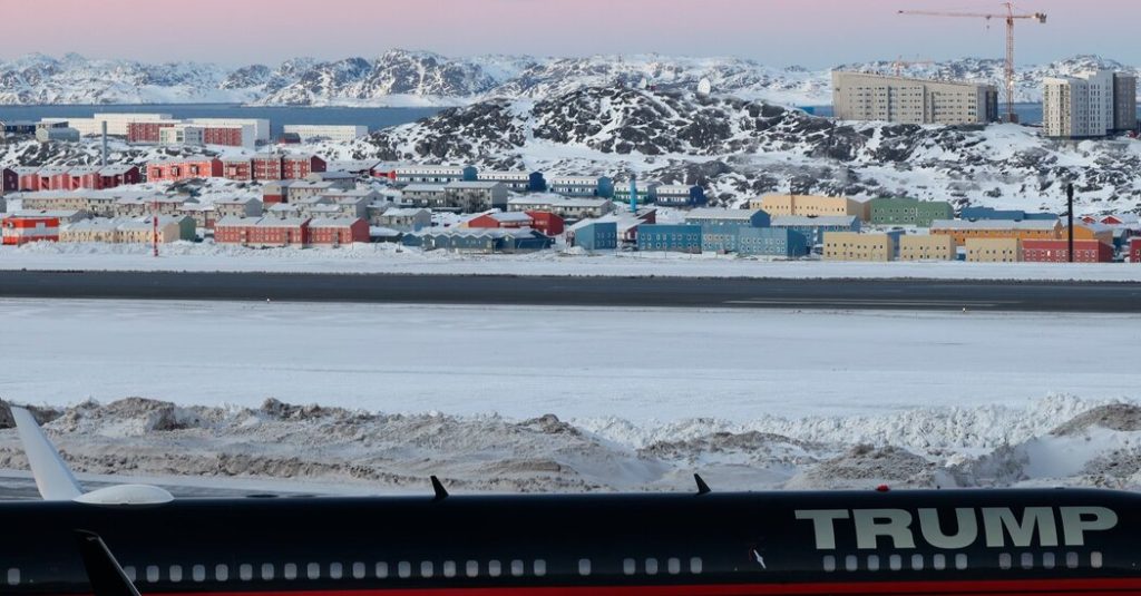 Alarm Trump Denmark dalam pertukaran es atas Greenland