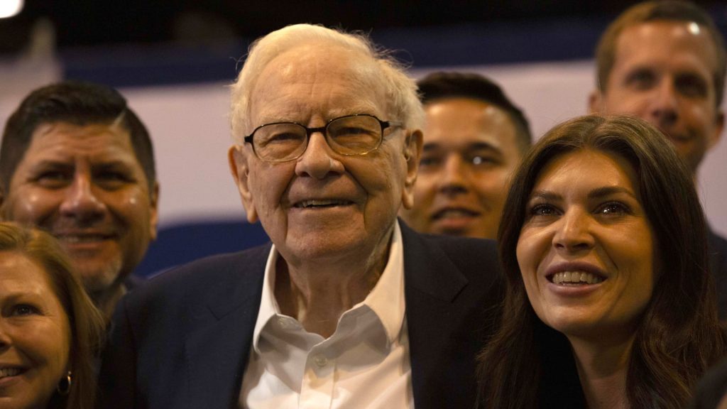 Analis Wall Street melihat keuntungan besar pada saham-saham milik Buffett ini pada tahun 2025