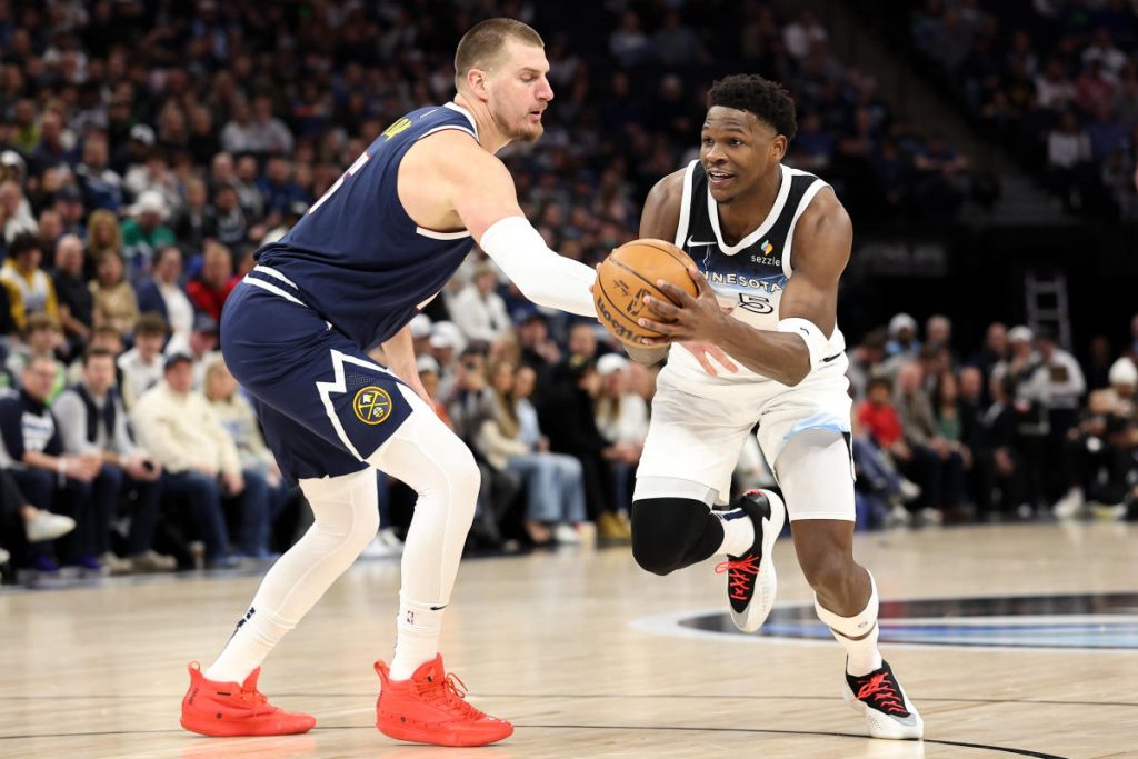 Anthony Edwards mencetak 34 gol dalam kemenangan Timberwolves atas Nuggets, rekor triple-double Nikola Jokic berakhir