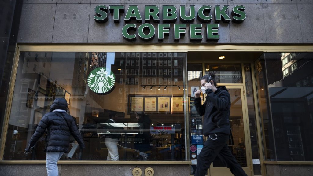 Apa yang Brian Niccol katakan tentang memperbaiki dua masalah Starbucks