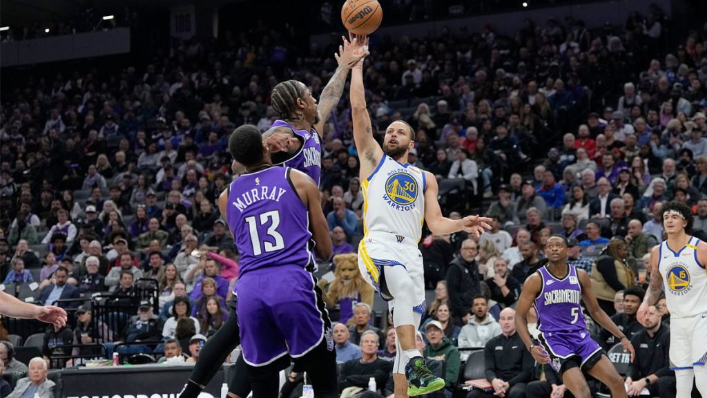 Apa yang kami pelajari saat Warriors kehilangan keunggulan 18 poin dalam kekalahan telak dari Kings