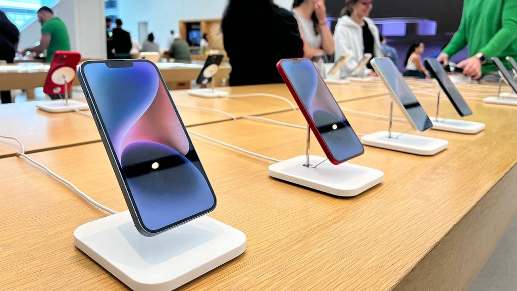 Apple akan membayar  juta dalam gugatan mata-mata Siri