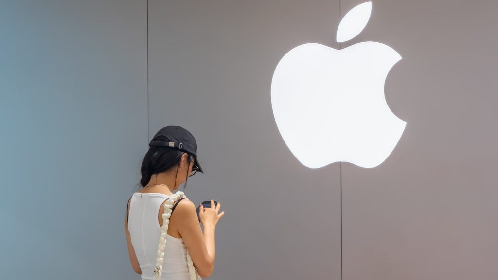 Apple sedang dalam pembicaraan dengan Barclays, Synchrony untuk menggantikan Goldman dalam kesepakatan kartu kredit, kata sumber