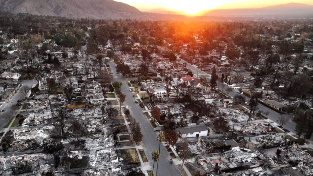 Bagaimana Los Angeles akan membangun kembali rumah-rumah setelah kebakaran hutan