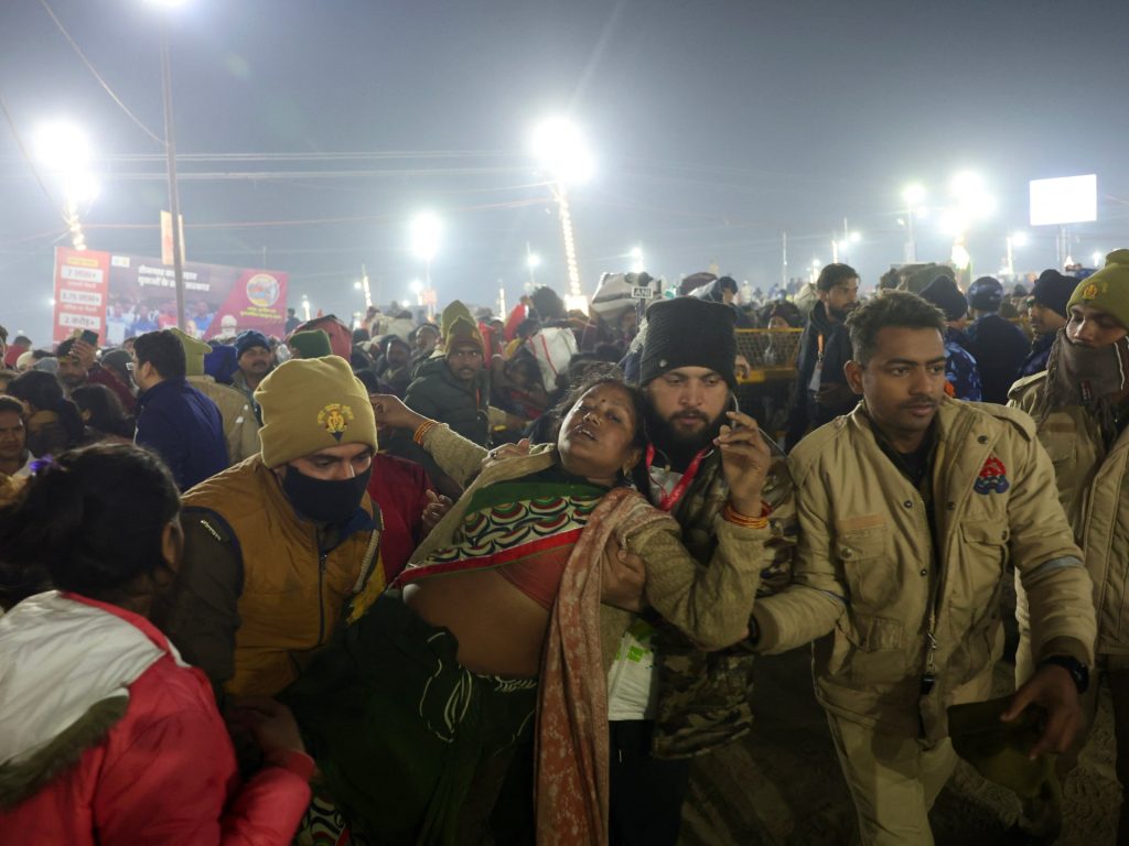 Beberapa dilaporkan terbunuh dalam naksir di festival agama Mahakumbh India | Berita Agama