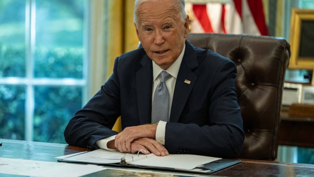 Biden mencetak rekor pengampunan dan keringanan hukuman terbanyak pada putaran baru grasi bagi pelanggar narkoba non-kekerasan