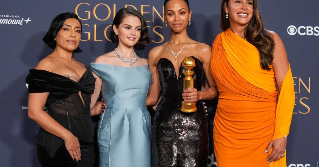 Bintang Golden Globes Menghindari Politik