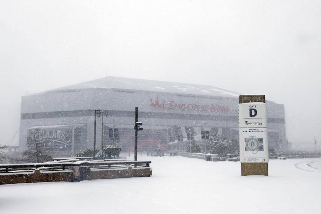 Bucks-Pelicans ditunda, pertandingan wanita LSU-South Carolina dipindahkan ke hari Jumat karena Winter Storm Enzo