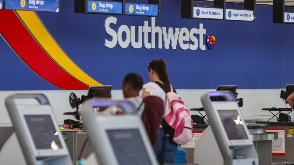 CFO Southwest Airlines Tammy Romo akan pensiun pada 1 April