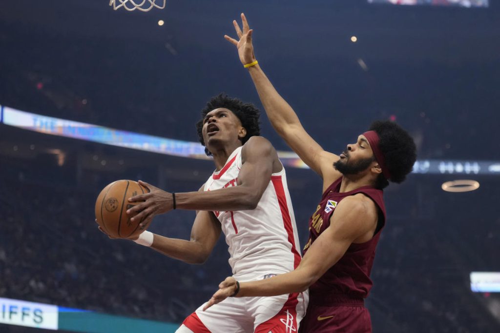 Cavaliers kalah ketiga berturut-turut saat Amen Thompson dari Rockets mencetak triple-double dalam kemenangan 135-131