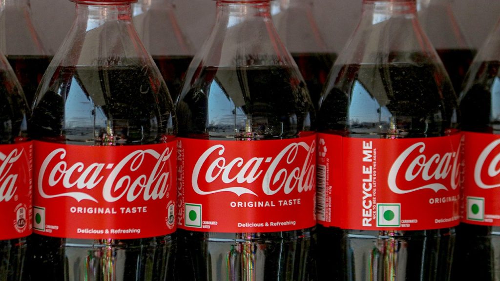 Coca-Cola mengeluarkan penarikan kembali keselamatan Eropa atas ‘konten klorat yang terlalu tinggi’