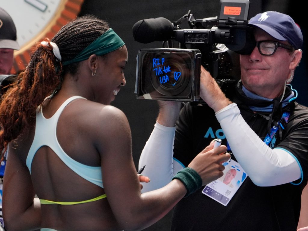 Coco Gauff menyesalkan penutupan TikTok, mencapai perempat final Australia Terbuka | Berita Tenis