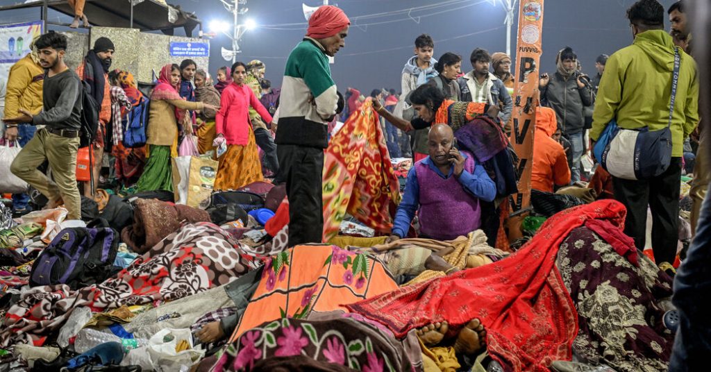 Dalam Foto: Aftermath dari Maha Kumbh mela Stampede