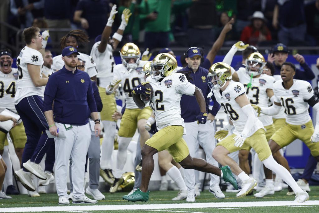 Dengan sebuah trik dan sedikit air mata, Notre Dame akhirnya berhasil mengatasi masalah dalam permainan bowling besar-besaran