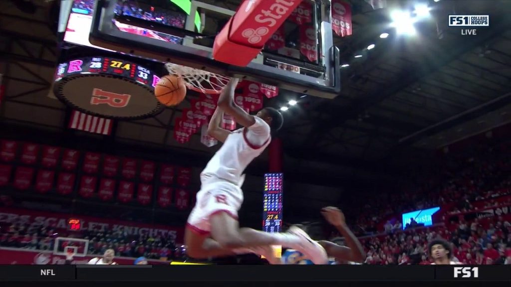 Dylan Harper & Ace Bailey terhubung di ALLEY-OOP DUNK untuk memangkas keunggulan UCLA atas Rutgers