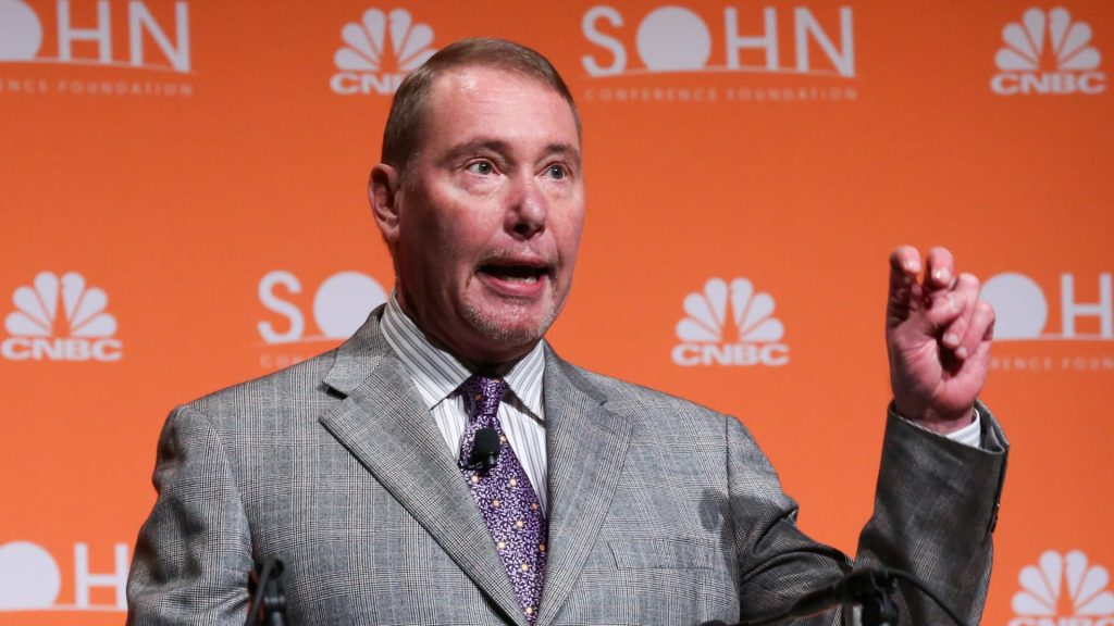 Gundlach Doubleline mengatakan kasus dasarnya adalah satu pemotongan tingkat tahun ini, dua maks