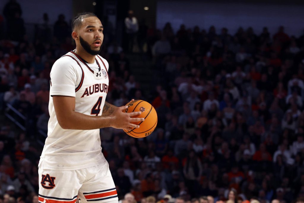 Jajak pendapat AP bola basket putra: Auburn melonjak ke No. 1, tapi berapa lama bisa bertahan tanpa Johni Broome?