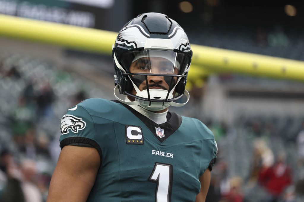 Jalen Hurts tetap dalam protokol gegar otak saat Eagles bersiap menghadapi Packers di babak playoff