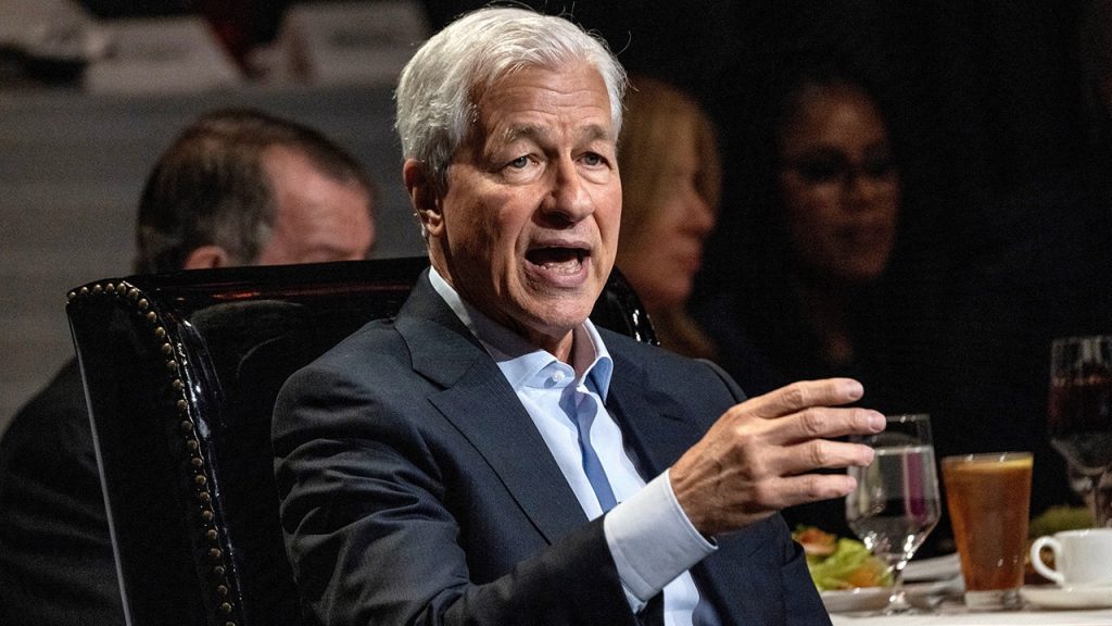 Jamie Dimon mempertimbangkan kemenangan Trump, kebijakan yang harus menjadi fokus adminnya