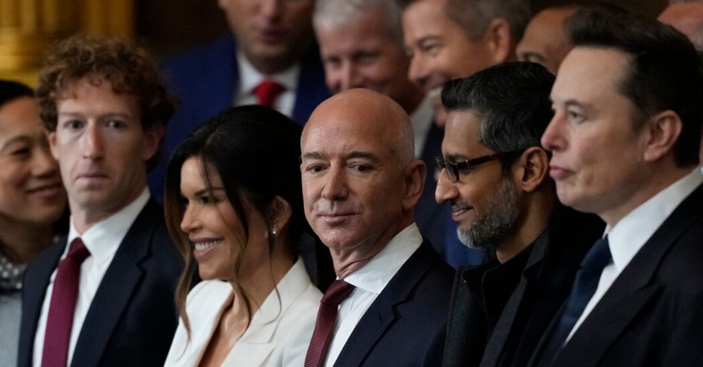 Jeff Bezos, Mark Zuckerberg dan Miliarder Lainnya di Pelantikan