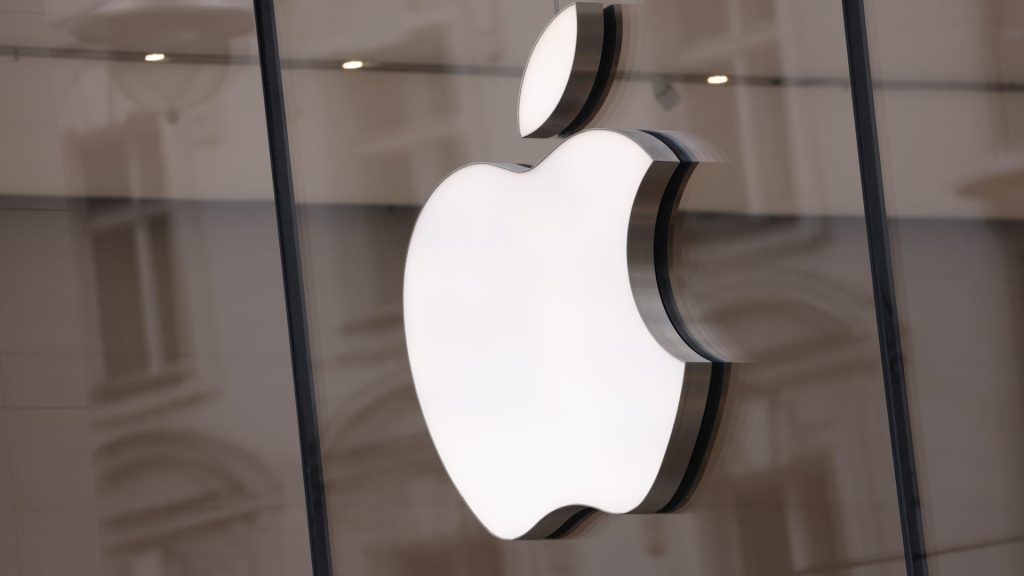 Jefferies menurunkan peringkat Apple ke peringkat kinerja buruk yang jarang terjadi, dan mengatakan bahwa pendapatannya mungkin mengecewakan