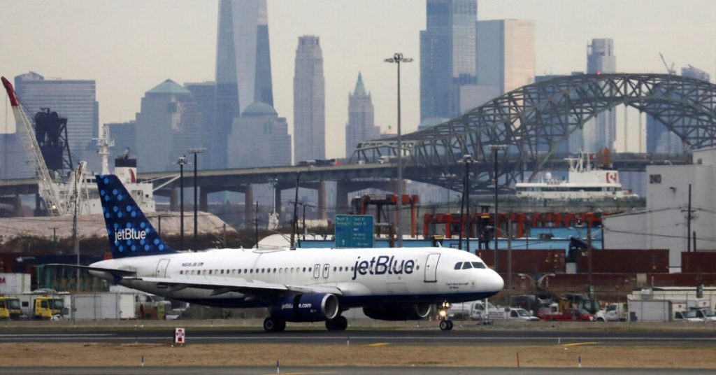 JetBlue Didenda  Juta karena Penundaan Kronis