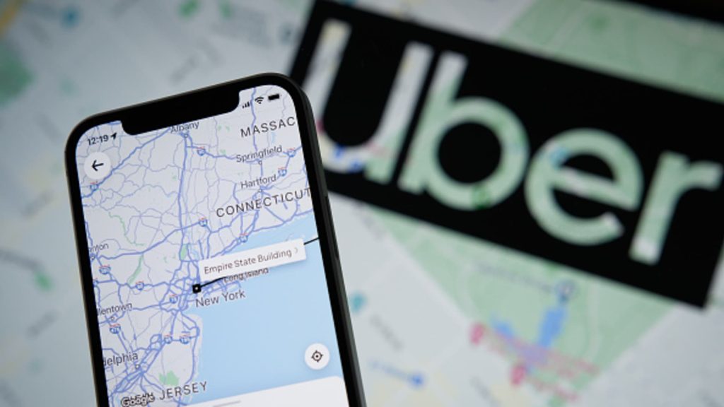 Jim Cramer mengatakan sekarang adalah saat yang tepat untuk membeli Uber dengan harga diskon